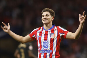 Julian Alvarez khẳng định quyết tâm gắn bó với Atletico Madrid