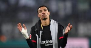 Chelsea Nhận Báo Giá 100 Triệu Euro Cho Hugo Ekitike Từ Frankfurt